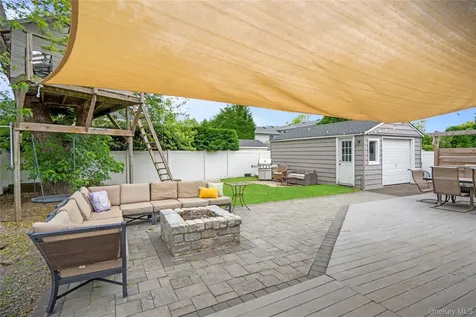 9 Lagoon Boulevard Massapequa NY 11758