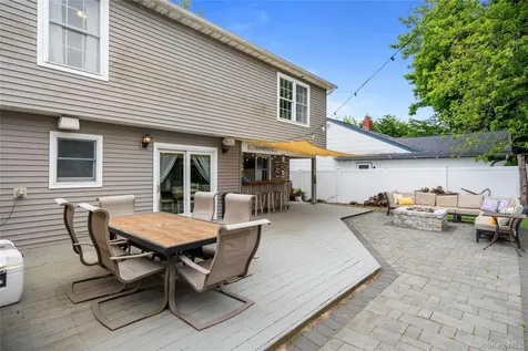 9 Lagoon Boulevard Massapequa NY 11758