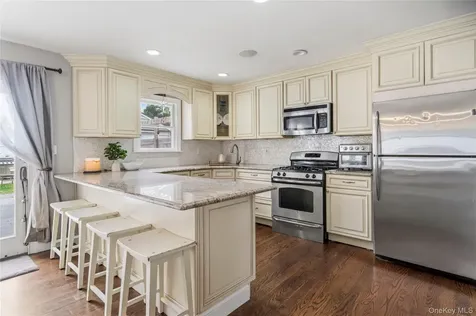 9 Lagoon Boulevard Massapequa NY 11758