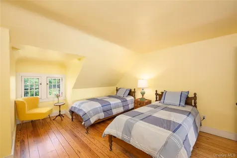 21 Barnard Avenue Poughkeepsie NY 12601