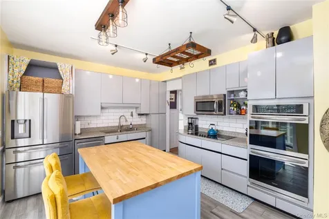 21 Barnard Avenue Poughkeepsie NY 12601