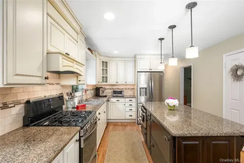 3 Heathbrook Drive Poughkeepsie NY 12603