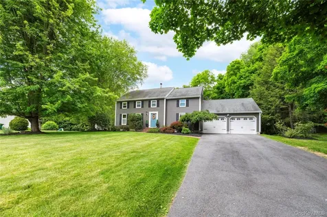 3 Heathbrook Drive Poughkeepsie NY 12603