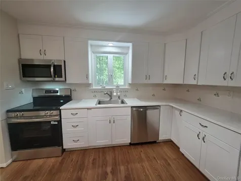 25 Oakwood Drive Wappingers Falls NY 12590