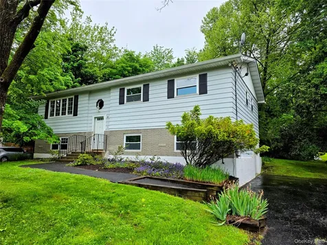 25 Oakwood Drive Wappingers Falls NY 12590