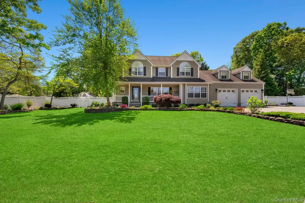 4 Vera Court Centereach NY 11720