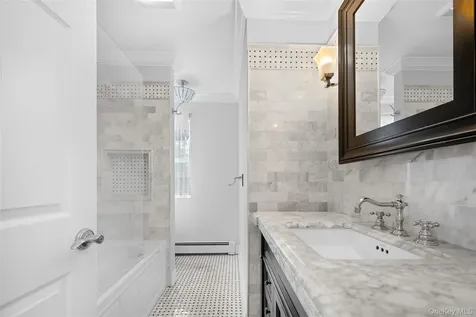 4 Vera Court Centereach NY 11720