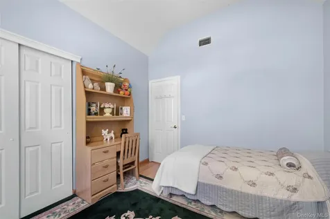 4 Vera Court Centereach NY 11720