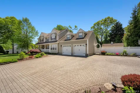 4 Vera Court Centereach NY 11720