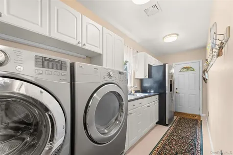 4 Vera Court Centereach NY 11720