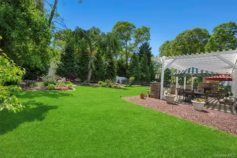 4 Vera Court Centereach NY 11720