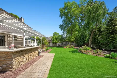4 Vera Court Centereach NY 11720