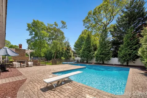 4 Vera Court Centereach NY 11720