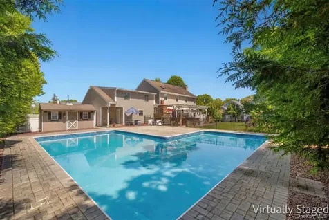 4 Vera Court Centereach NY 11720