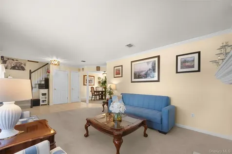 4 Vera Court Centereach NY 11720