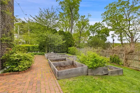 42 Mountain Avenue Mount Kisco NY 10549