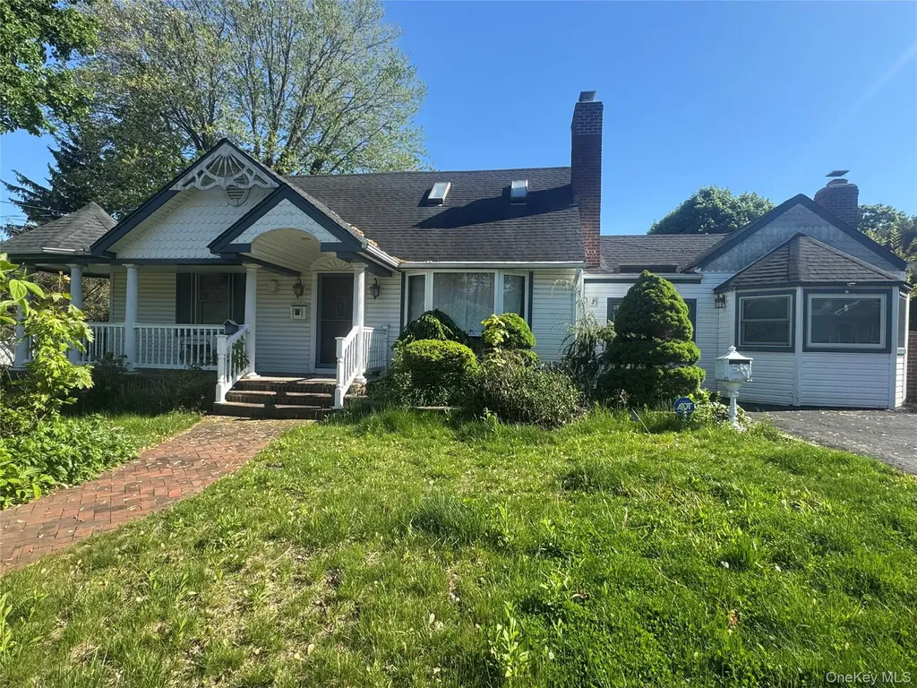 7 Dawes Avenue Syosset NY 11791