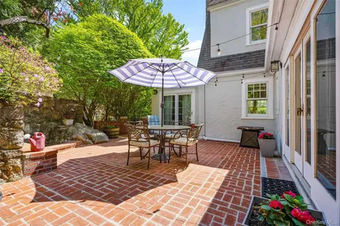 12 Parkway Street Larchmont NY 10538