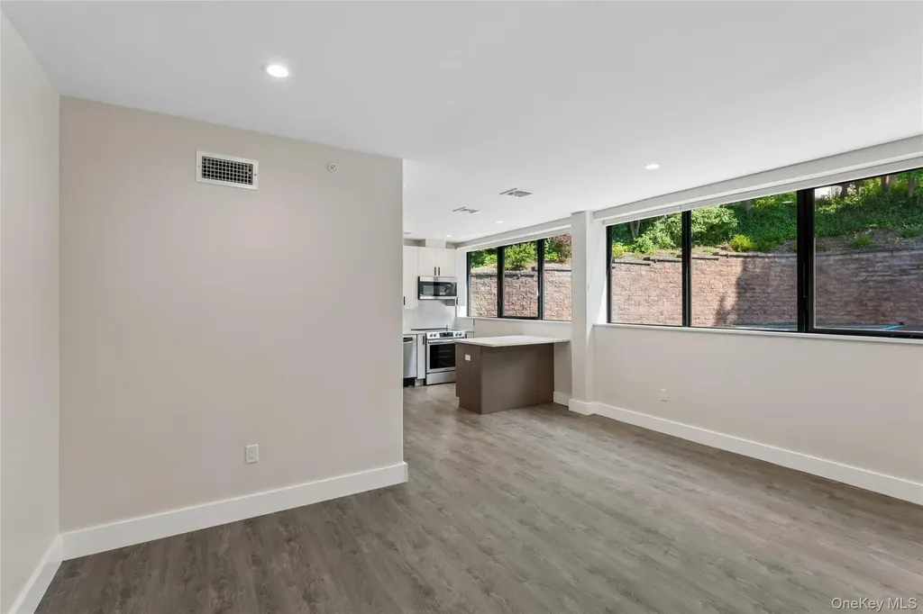 780 New York Avenue Huntington NY 11043