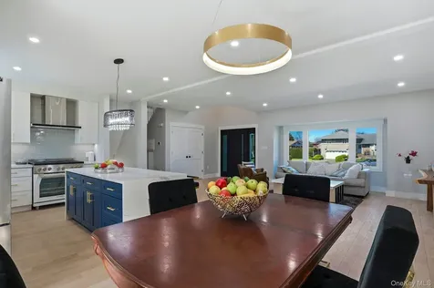 2040 Wellington Court Westbury NY 11590