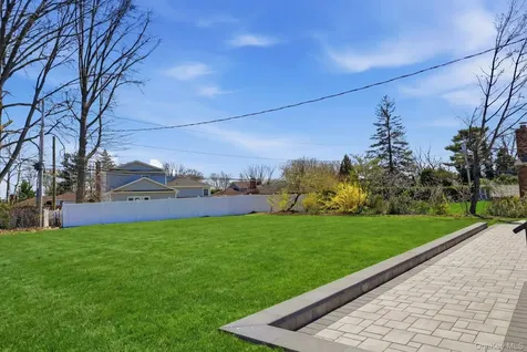 2040 Wellington Court Westbury NY 11590