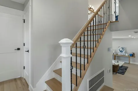2040 Wellington Court Westbury NY 11590
