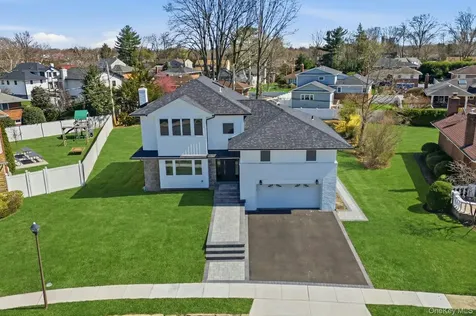 2040 Wellington Court Westbury NY 11590