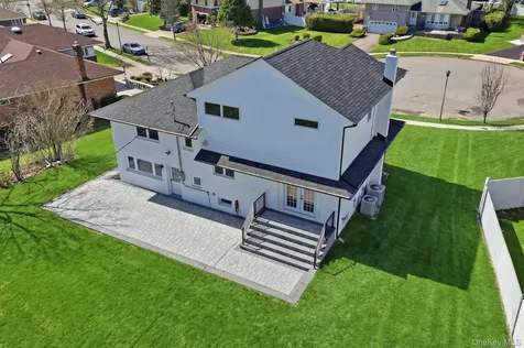 2040 Wellington Court Westbury NY 11590