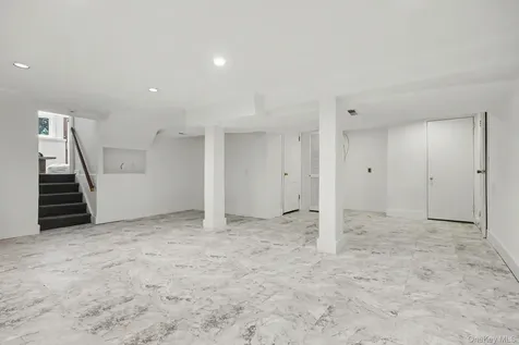 70 Richbell Road White Plains NY 10605