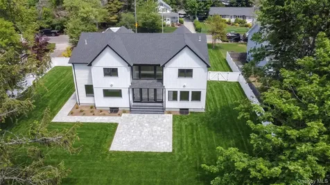 364 Old Farmingdale Road West Babylon NY 11704