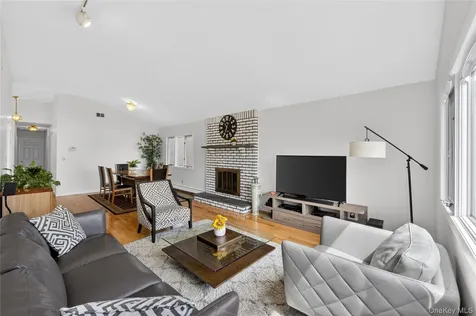 9 Smith Place Williston Park NY 11596