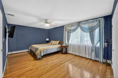 9 Smith Place Williston Park NY 11596