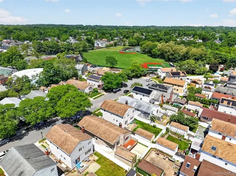 9 Smith Place Williston Park NY 11596