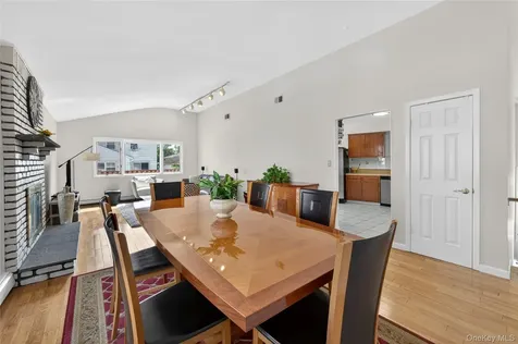 9 Smith Place Williston Park NY 11596