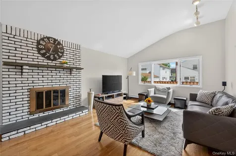 9 Smith Place Williston Park NY 11596