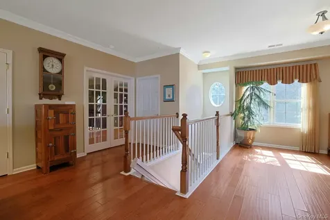 806 Half Moon Bay Drive Croton-on-hudson NY 10520
