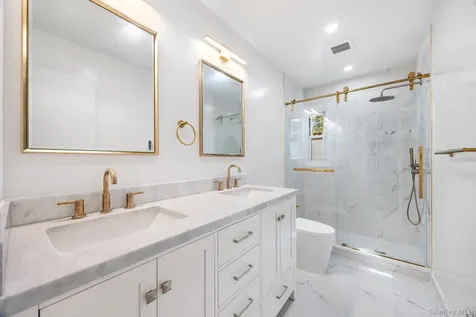 372 Heathcote Road Scarsdale NY 10583