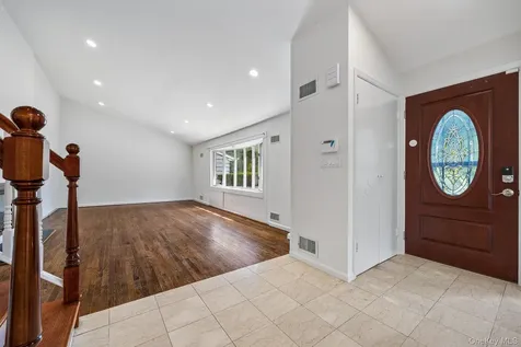 372 Heathcote Road Scarsdale NY 10583