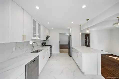 372 Heathcote Road Scarsdale NY 10583