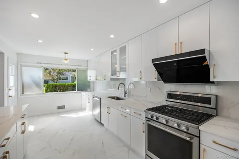372 Heathcote Road Scarsdale NY 10583