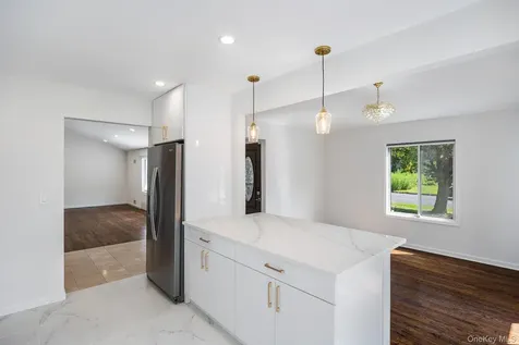 372 Heathcote Road Scarsdale NY 10583