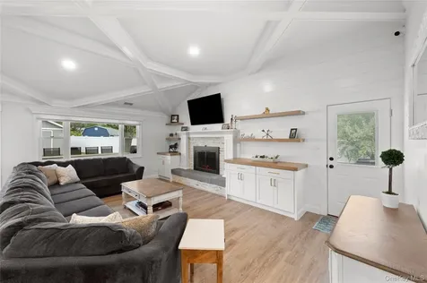 38 Long Meadow Place South Setauket NY 11720