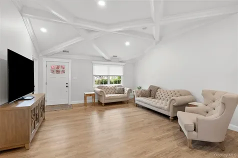 38 Long Meadow Place South Setauket NY 11720