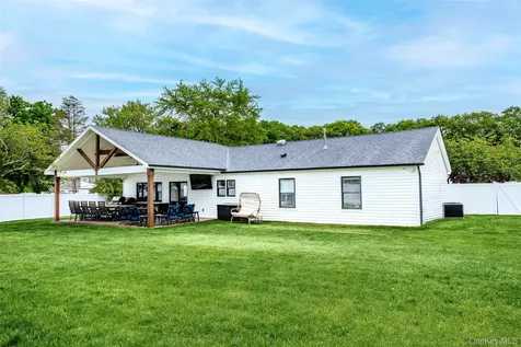 38 Long Meadow Place South Setauket NY 11720