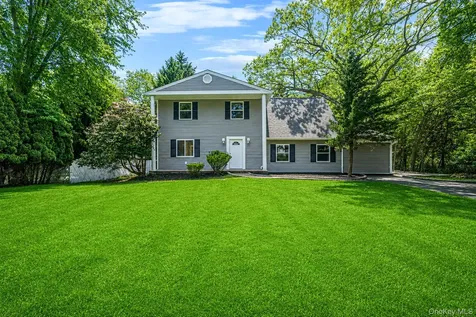 4 Evans Street Coram NY 11727