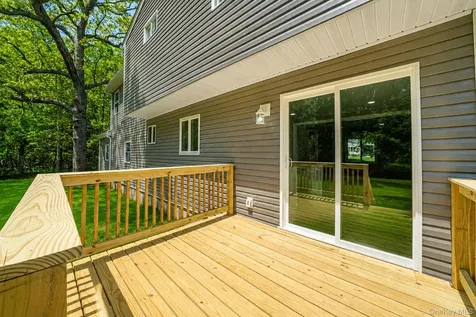 4 Evans Street Coram NY 11727