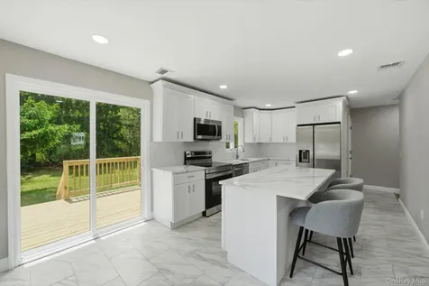 4 Evans Street Coram NY 11727