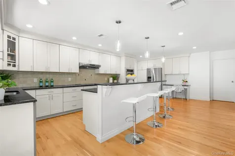 233 Evandale Road Scarsdale NY 10583