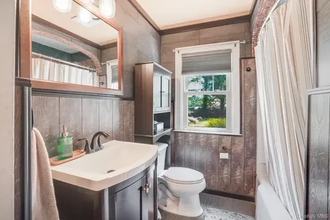 28 Ziegler Avenue Poughkeepsie NY 12603