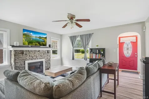 28 Ziegler Avenue Poughkeepsie NY 12603